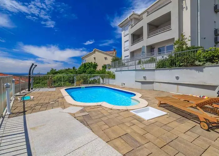 Apartment In 53769